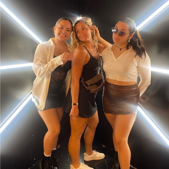 Meet your Posher, Cassie - Picture 14 of 14